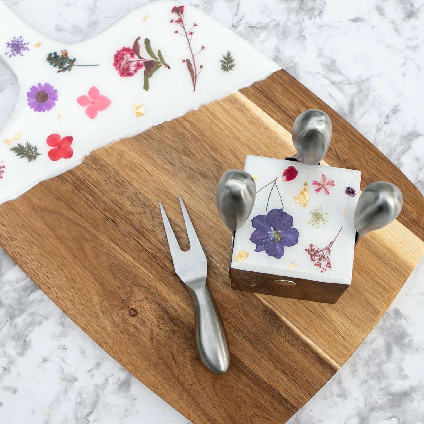 Magnetic Cheese Knife Set with Resin