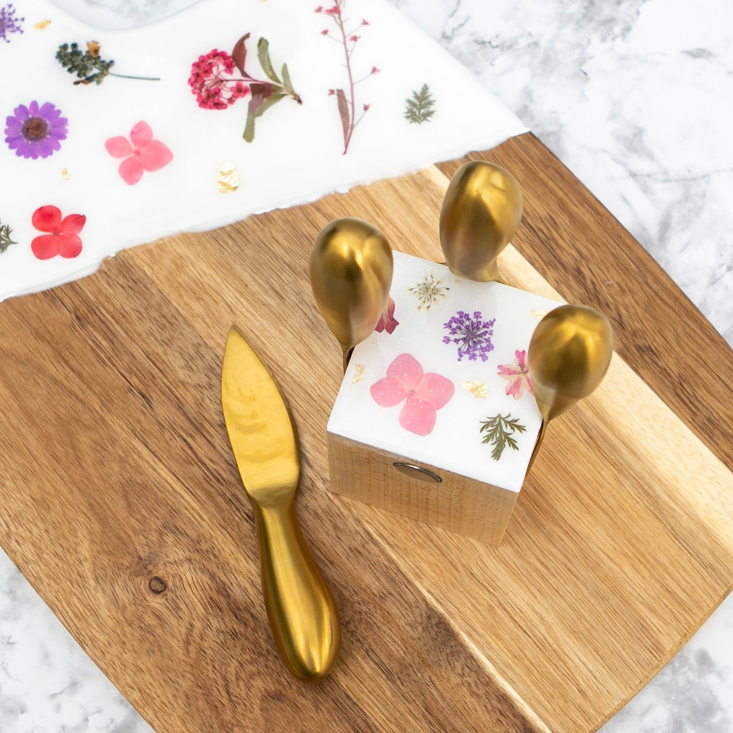 Resin Cheese Board with Pressed Flowers Gift For Bridal Shower, Mom, Gardener