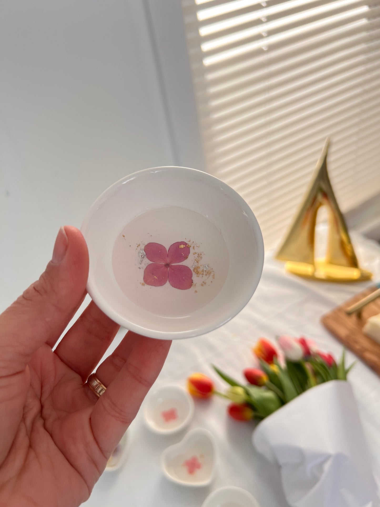 Ring Dish with Real Dry Flowers