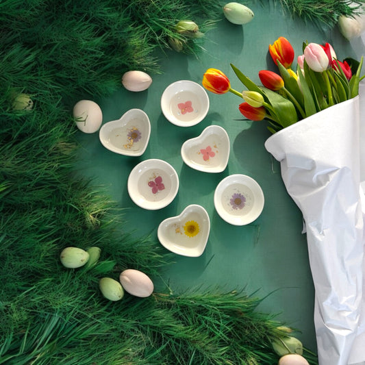 Ring Dish with Real Dry Flowers