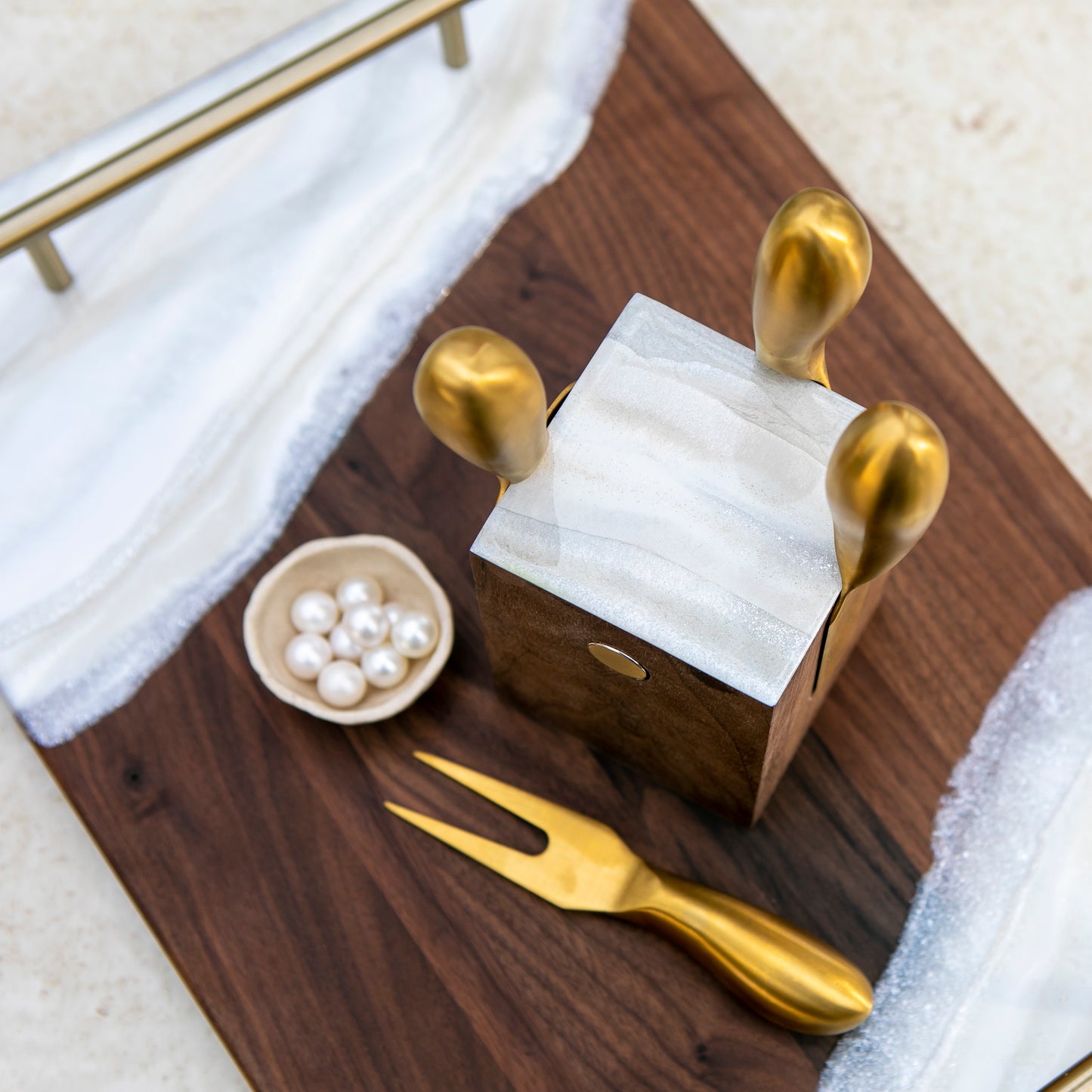 Magnetic Cheese Knife Set with Resin